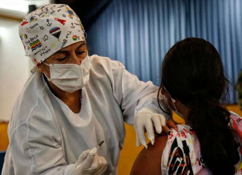 Colombia ha recibido hasta el momento, según cifras del Ministerio de Salud, 45.137.804 dosis de vacunas contra el covid-19. Foto: Colprensa.