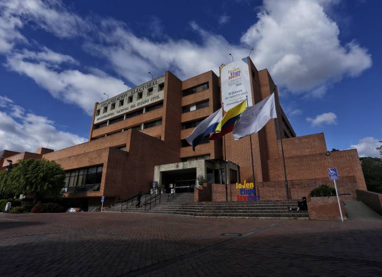 La Registraduría deberá validar entre diciembre y enero algo más de 59 millones de firmas que presentaron candidatos que buscan llegar a la Presidencia con el aval de grupos significativos de ciudadanos. Foto: Colprensa - Camila Díaz