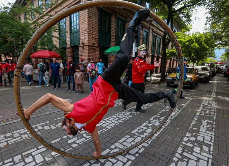 Con cada función, Medellín reafirma su compromiso con la cultura viva y cercana a la comunidad, llenando sus días de risa, aplausos y magia. Foto: Manuel Saldarriaga Quintero.