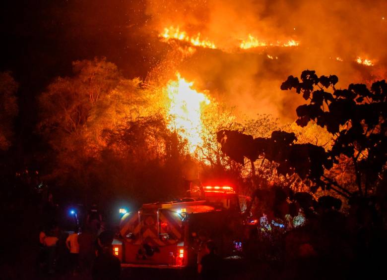 Alcalde Cali denuncia que mafia de lotes podría estar detrás de los incendios. FOTO: GETTY
