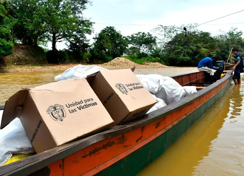 Las ayudas fueron transportadas por tierra y río debido a que parte de las comunidades afectadas son ribereñas. FOTO UNIDAD DE VÍCTIMAS