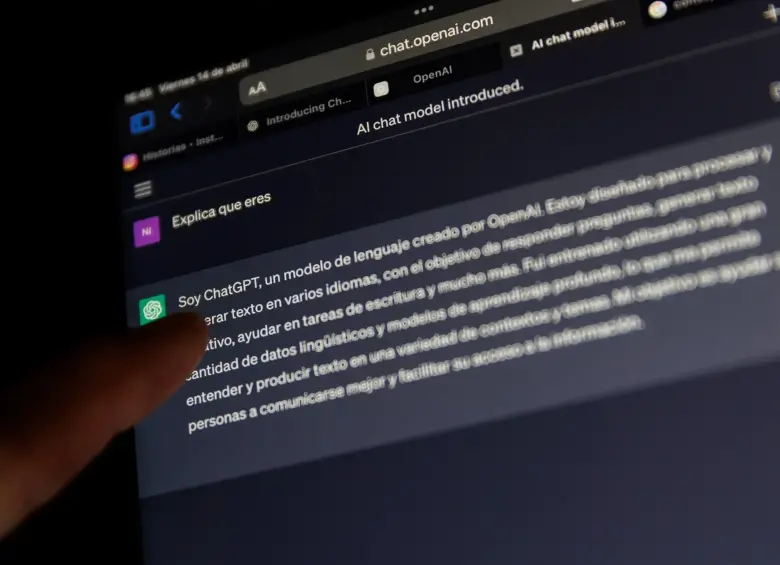 La página web de ChatGPt en una tablet, a 14 de abril de 2023, en Madrid (España). Foto: Colprensa-Europa Press