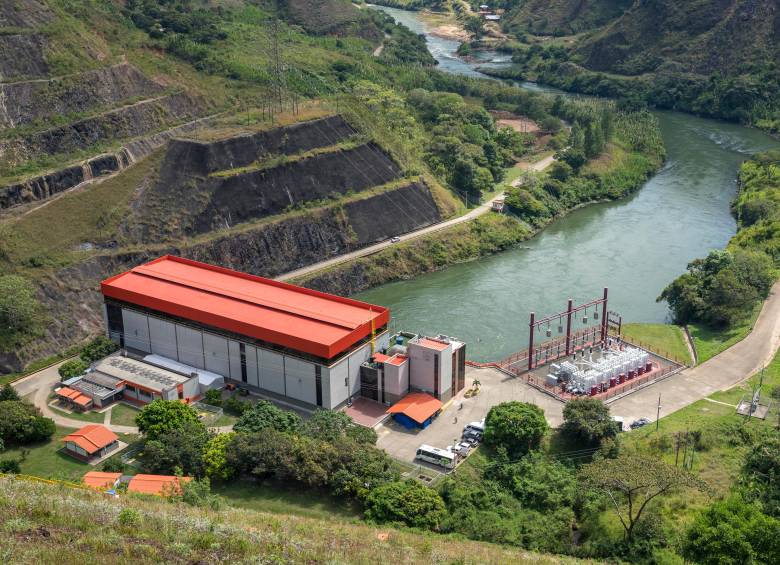 La Central Hidroeléctrica Salvajina, ubicada en Suárez, Cauca, podría pasar de Celsia a Emcali mediante un intercambio por el 18,06% de las acciones que la empresa caleña posee en Celsia Colombia. FOTO cortesía Celsia