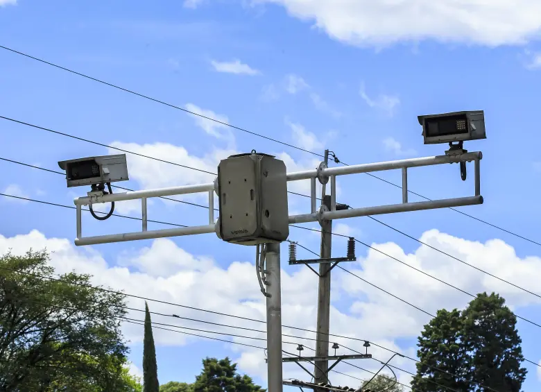 Imagen de referencia de una cámara de fotodetección en la ciudad. Foto: Andrés Camilo Suárez Echeverry