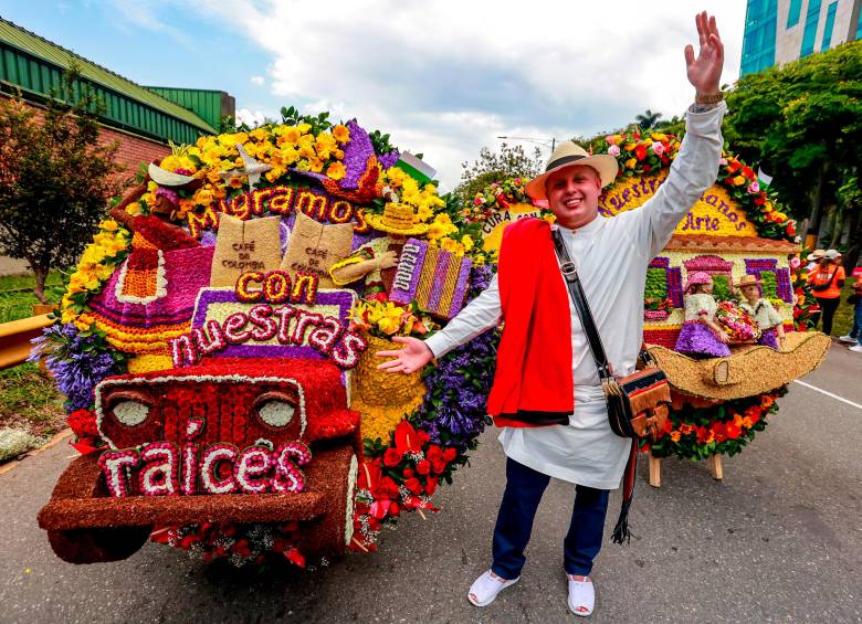 Cada arreglo floral, elaborado con paciencia y amor durante semanas, contó historias de tradición familiar y homenajeó la riqueza natural de la región. Foto: Manuel Saldarriaga Quintero