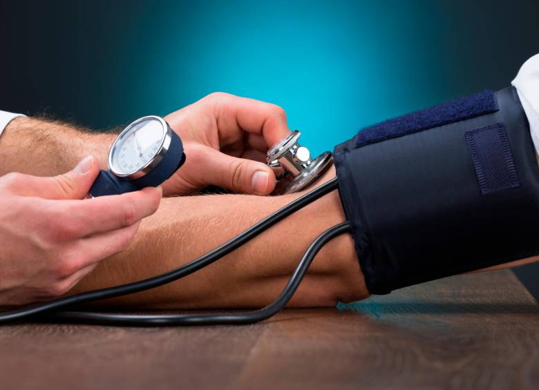 La hipertensión arterial, las arritmias, la insuficiencia cardiaca y los infartos de miocardio son las condiciones del corazón más comunes. FOTO SSTOCK.