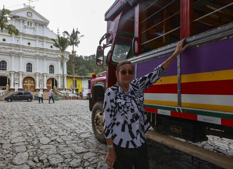En su juventud, Blanca, ‘La Mona’, condujo hasta chivas y volquetas. Foto: Manuel Saldarriaga Quintero.