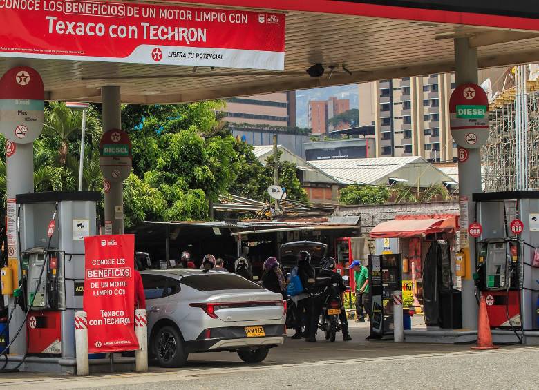 El FEPC volvió a enfrentar presiones fiscales en 2026 por el aumento de los precios internacionales de los combustibles, mientras el déficit podría acercarse a $6 billones, según la ACP. FOTO Camilo Suárez