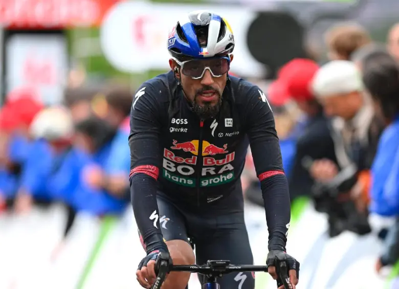 Daniel Martínez está a tres etapas de lograr su segundo podio en la París-Niza. FOTO X-RBH_ProCyclingF