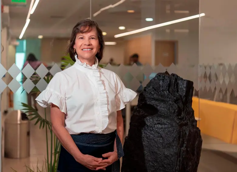 Claudia Bejarano culminará el próximo 30 de junio una trayectoria de 42 años en Cerrejón, compañía que presidió desde 2019 y donde lideró procesos de sostenibilidad, relacionamiento comunitario y fortalecimiento operativo. FOTO cortesía Cerrejón