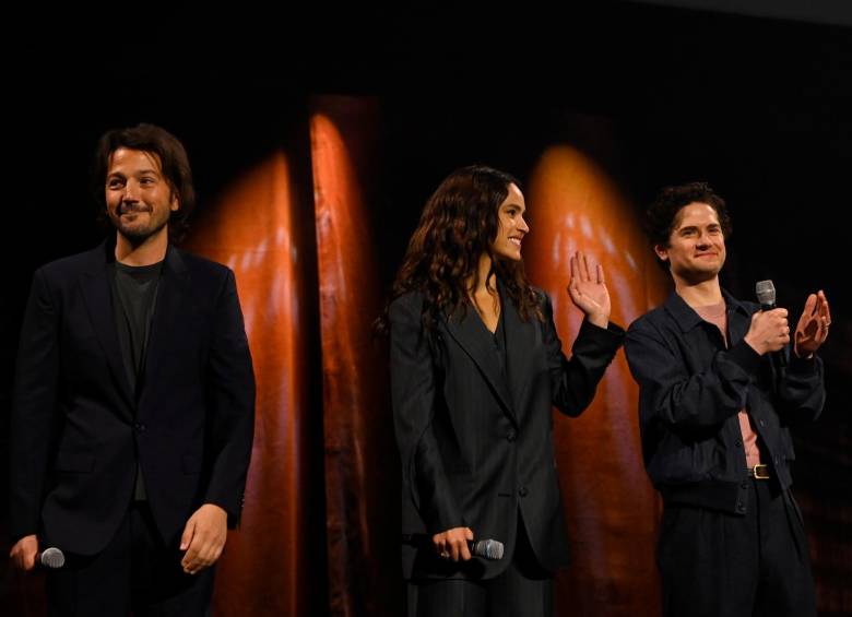 Diego Luna, Adria Arjona y Kyle Soller en el panel de Andor. FOTO Cortesía Disney+
