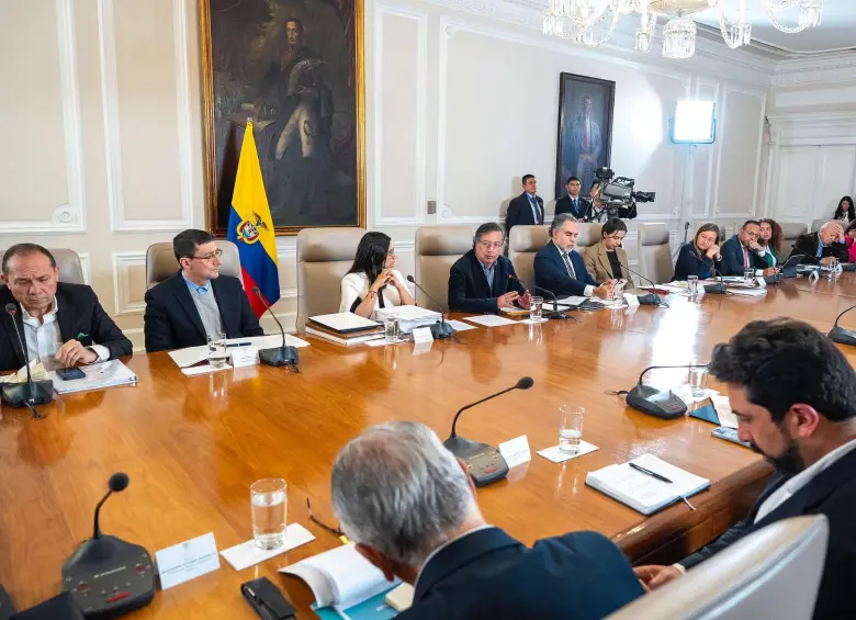 Gustavo Petro en uno de los consejos de ministros televisados. FOTO: COLPRENSA
