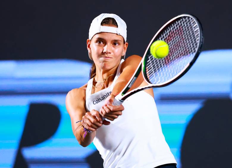 Las jóvenes Emiliana Arango (arriba) y Camila Osorio (abajo), las raquetas colombianas de mejor nivel en la WTA. FOTO GETTY