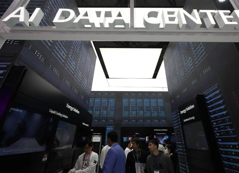 El gigante tecnológico estadounidense Oracle firmó un contrato con OpenAI de ChatGPT por 300 mil millones de dólares, el más grande en cuanto a la nube. FOTO: XINHUA