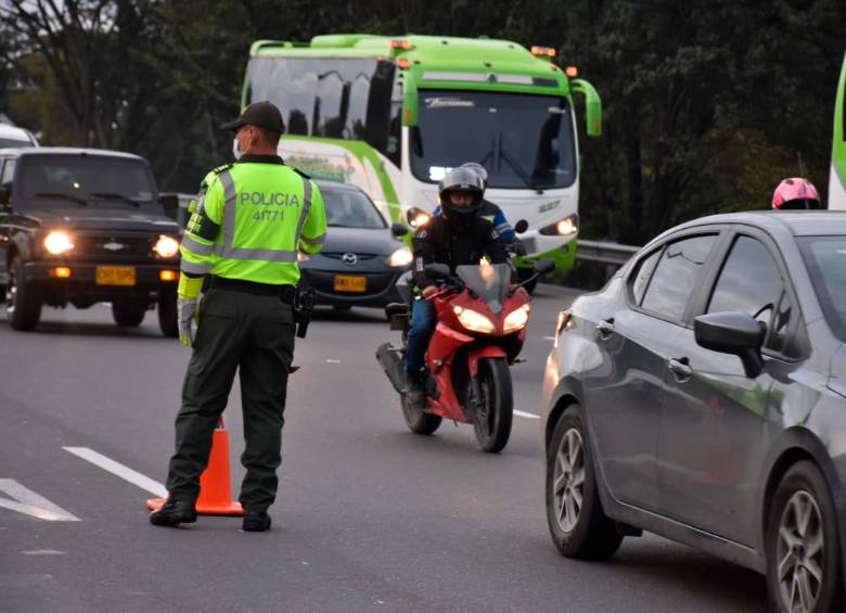 La Policía Nacional custodia las principales carreteras de los departamentos de Córdoba, Antioquia, Sucre, Santander, Atlántico, Cesar, Bolívar, La Guajira y Magdalena. FOTO COLPRENSA