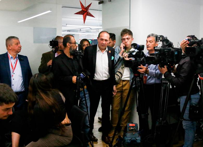 Ministro de Trabajo no descarta subir el salario mínimo por encima de los $2 millones tras la suspensión temporal. FOTO COLPRENSA