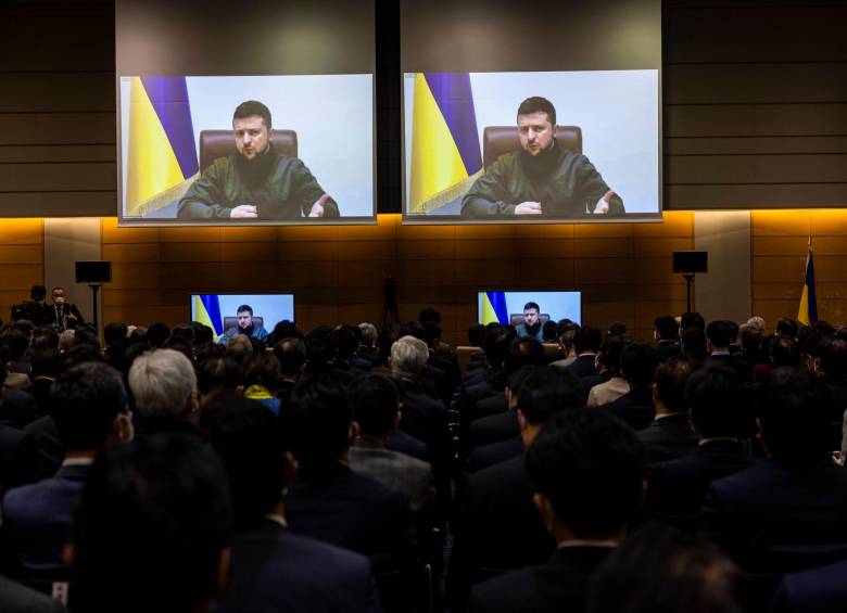 En su intervención, Zelenski felicitó a Japón por ser “la primera nación de Asia en haber hecho presión” a Moscú. FOTO: EFE
