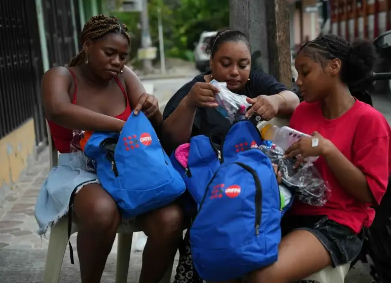 El Fondo de Población de las Naciones Unidas de la ONU han alertado sobre los riesgos a la salud diferenciales que padecen las mujeres en medio de la emergencia por el terremoto. Foto: tomada de UNFPA. 