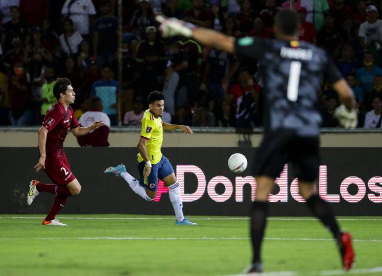 El exarquero de Millonarios le ha impedido el gol a Colombia. FOTO EFE