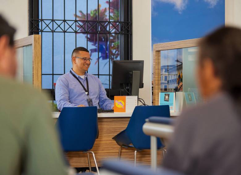 Antes de los festivos, la operación se mantiene sin cambios. Los bancos abren el lunes 30 de marzo, martes 31 de marzo y miércoles 1 de abril en sus horarios habituales. FOTO: Cortesía Bancolombia