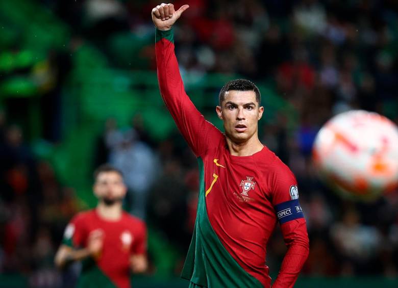 Ronaldo, de 38 años de edad, sigue brillando en el fútbol mundial. Este jueves marcó dos goles con Portugal. 