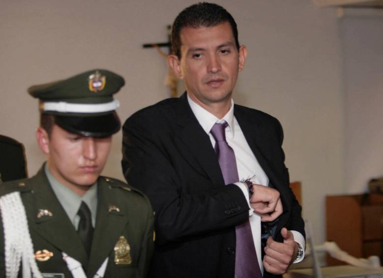 Emilio Tapia compareció ante la Procuraduría en el proceso que se surte por el escándalo de los centros digitales del Ministerio de las TIC. FOTO COLPRENSA