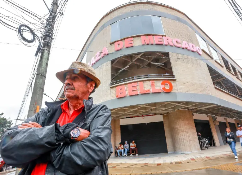 Así quedó la Plaza de Mercado de Bello, con 204 locales comerciales y una cancha sintética en el último piso. FOTO Manuel Saldarriaga. 
