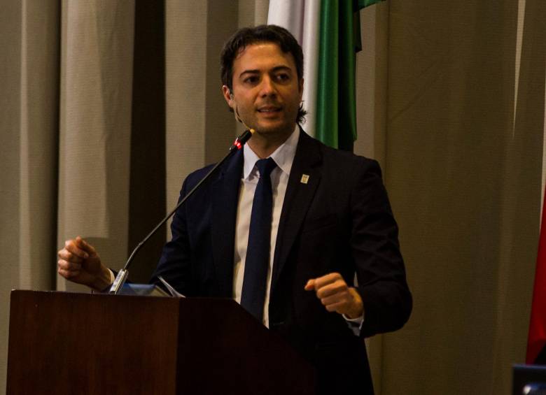 El alcalde Daniel Quintero calificó como golpe de estado la decisión de la Procuraduría. FOTO Carlos Velásquez