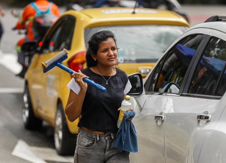 En Medellín se redujo la tasa de desempleo, llegó a 11,1% en abril de 2022. FOTO: Manuel Saldarriaga