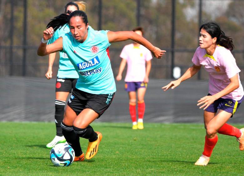 La delantera cundinamarquesa Mayra Ramírez, que en 2019 jugó en el DIM-Formas Íntimas, es la referente del ataque de la Selección Colombia. FOTO: TOMADA DEL TWITTER DE @@FCFSeleccionCol