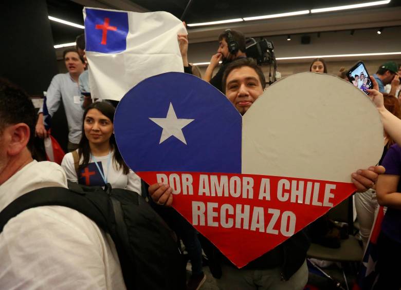 Chile rechazó nueva Constitución y Boric quedó contra las cuerdas