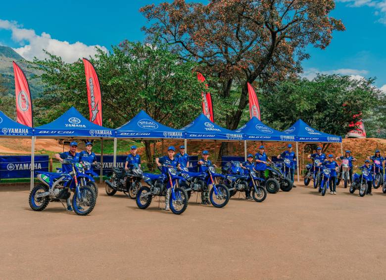 Pilotos del Team Yamaha 2026 que hacen parte de este proceso de formación y proyección del motocross nacional. FOTO: Cortesía