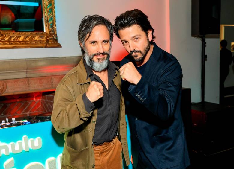 Gael García Bernal y Diego Luna, juntos en La Máquina. FOTO Getty