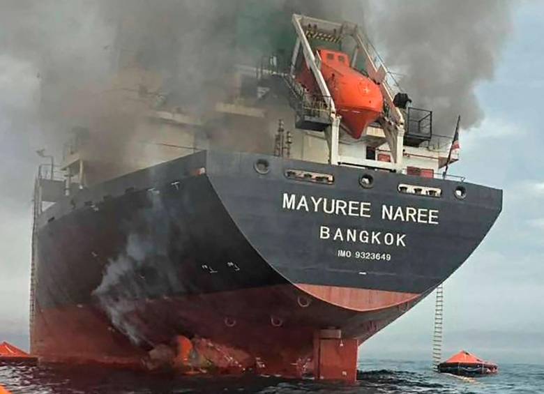 Buques atacados en el Estrecho de Ormuz. FOTO: AFP