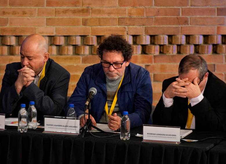 En las pasadas audiencias de la JEP, los excomandantes de las Farc reconocieron los vejámenes cometidos contra los secuestrados que tuvieron en la selva por años. FOTO COLPRENSA