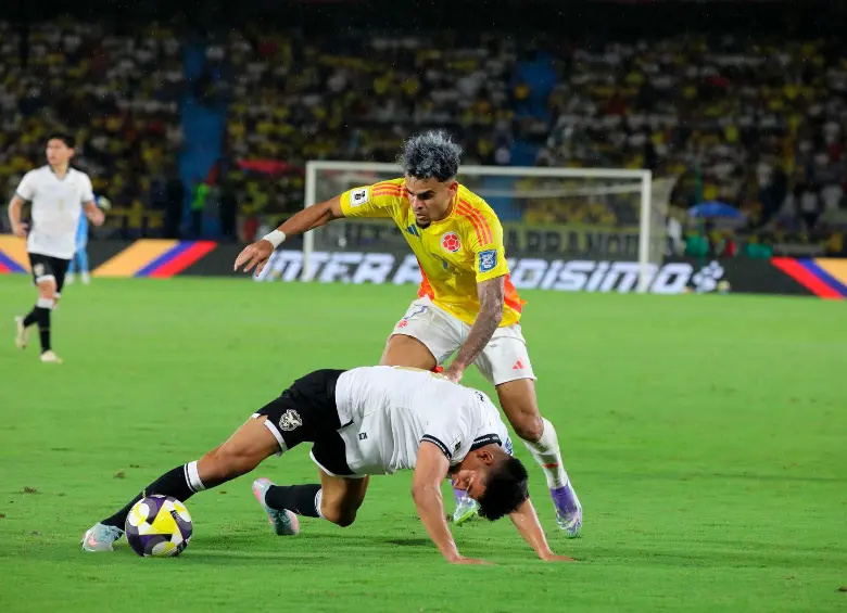 El encuentro, que congregó a miles de hinchas vestidos de amarillo, fue una muestra de contundencia ofensiva y solidez colectiva que devolvió la ilusión al país. Foto: Colprensa