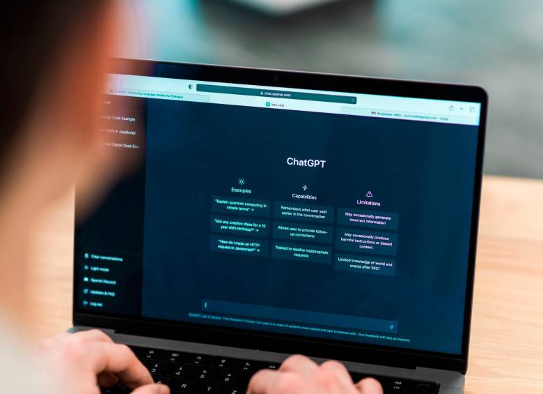 Los ATS y la IA transforman el reclutamiento. Usa estos 5 prompts para potenciar tu hoja de vida y captar la atención de las empresas. FOTO: CORTESÍA