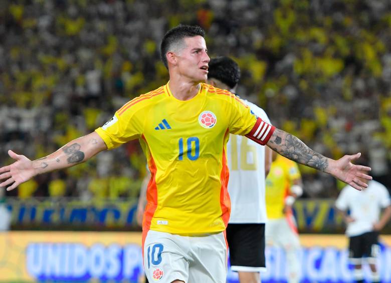 El primero en abrir el marcador fue el eterno capitán, James Rodríguez, quien con un potente disparo puso a soñar a toda la afición. Foto: GETTY