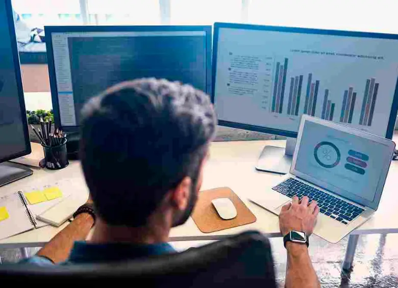 Las habilidades laborales que más presentarán un crecimiento entre 2025 y 2030. La inteligencia artificial y big data; manejo de redes y ciberseguridad, entre otros. FOTO: GETTY