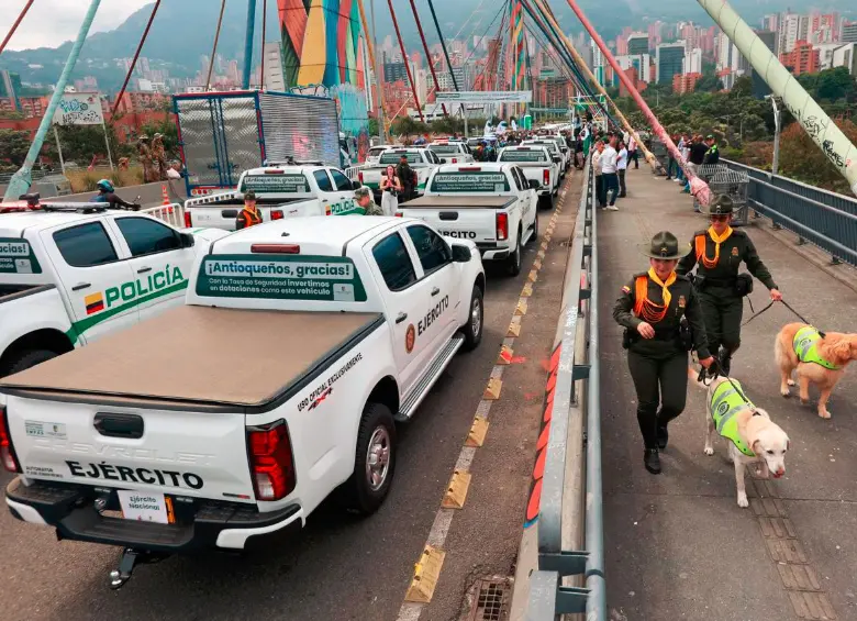 Estas son las camionetas que recibieron la Policía y el Ejército, producto del dinero recaudado con la tasa de seguridad. FOTO: MANUEL SALDARRIAGA