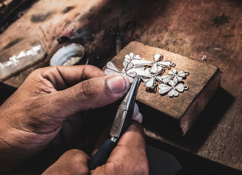 Técnicas tradicionales de filigrana, el arte orfebre de Mompox en acción.