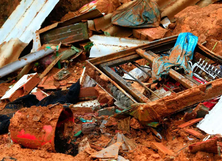 “Prácticamente la mamá y el bebé se nos murieron en los brazos”: testigos reconstruyen cómo fue el alud que enlutó a Medellín 