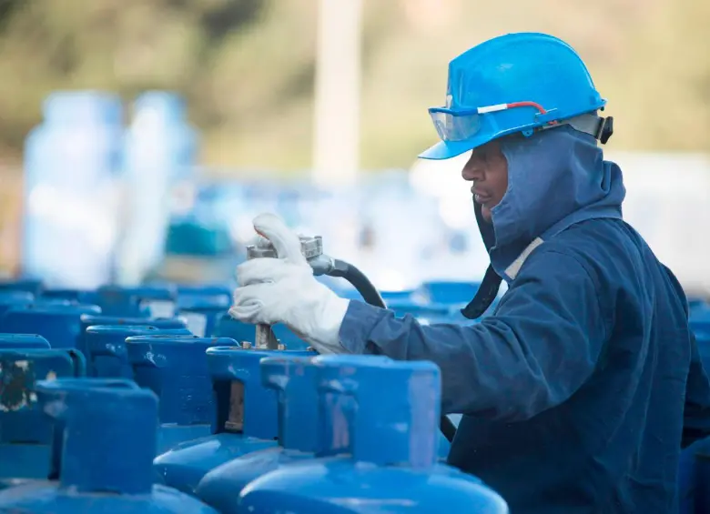 Gasnova aseguró que la deuda acumulada del Gobierno con el sector alcanzó los $93.184 millones entre subsidios, compensaciones de transporte y programas de sustitución de leña. FOTO COLPRENSA