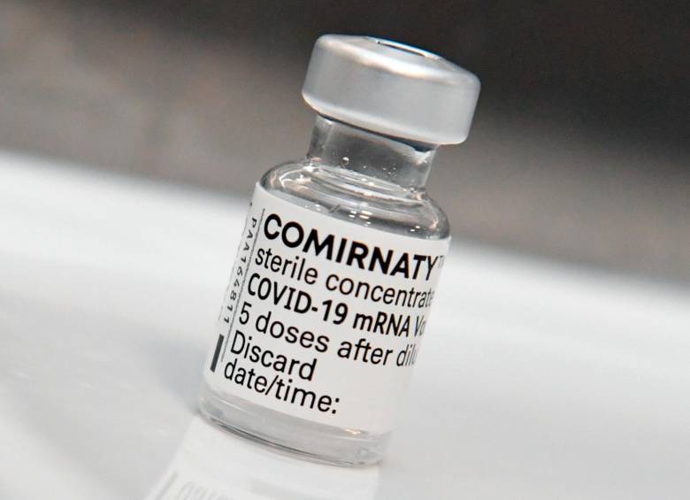 Científicos publicaron en la web la secuencia de las vacunas de Pfizer y Moderna. FOTO Efe