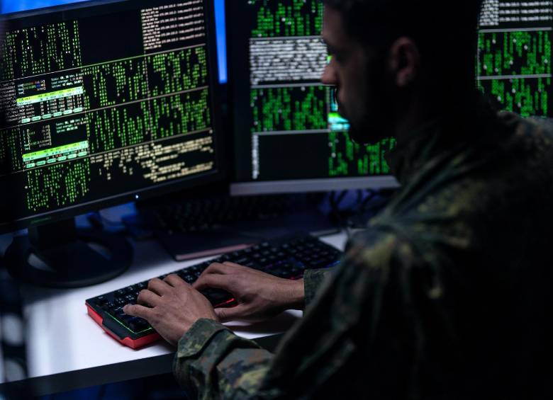 Las autoridades en Colombia ya indagan sobre la supuesta fuga de información de Inteligencia que podría estar en manos de ciberdelincuentes. Foto: Getty