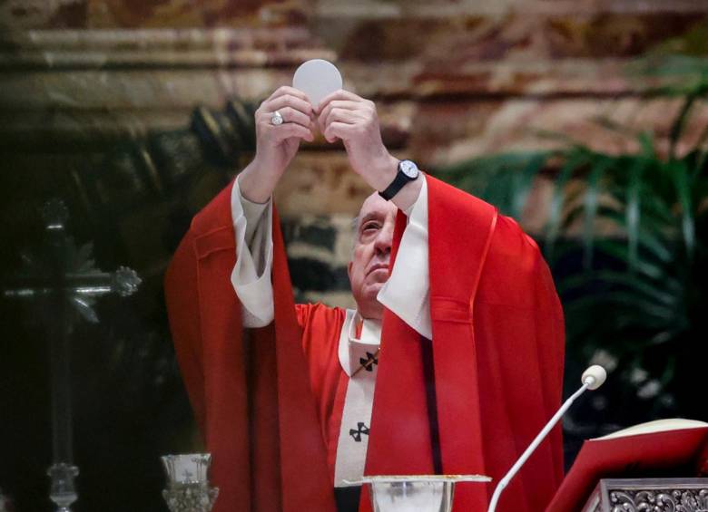 El Papa Francisco este Domingo de Ramos en el Vaticano. FOTO EFE