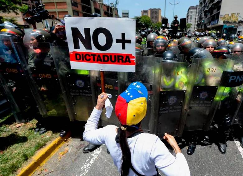 Las elecciones presidenciales del 28 de julio marcaron un capítulo oscuro en Venezuela. Sin actas que cerifiquen los votos, Maduro asegura que tomará posesión. Foto: AFP