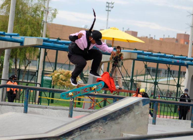 La antioqueña Jazmín Álvarez durante la competencia de street en la que fue la vencedora. FOTO CORTESÍA FEDEPATIN 