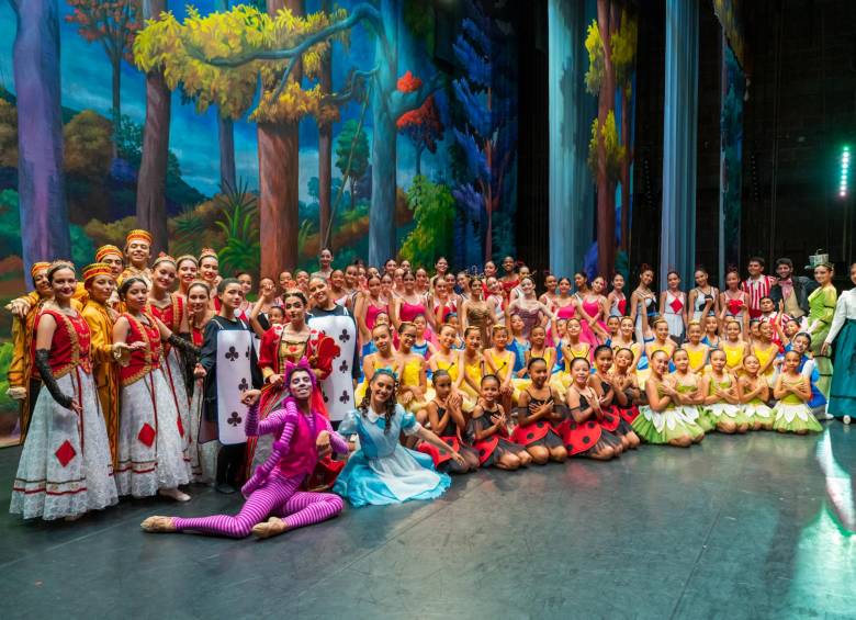 Montaje de Alicia en el país de las maravillas del Ballet Metropolitano de Medellín. Foto cortesía BMM.