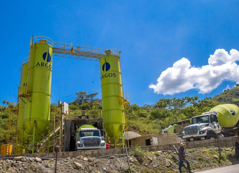 En Colombia, con relación a los volúmenes de cemento, se presentó una ligera disminución de 5,6% durante el primer semestre del año. Foto: Juan Antonio Sánchez 